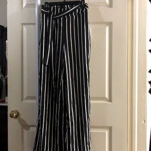 High waist, wide leg, black and white stripe pants